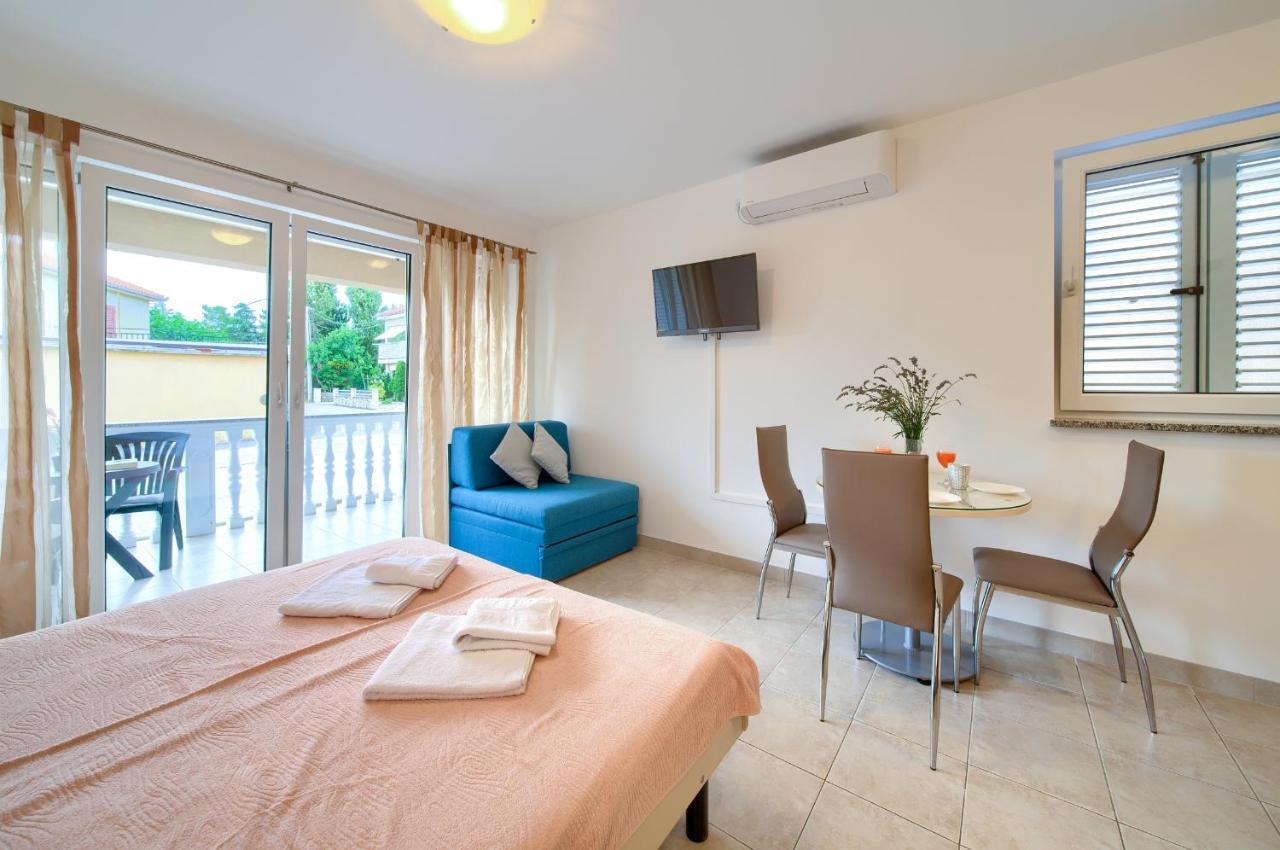 Apartments Ivica Krk Island ชิโล ภายนอก รูปภาพ
