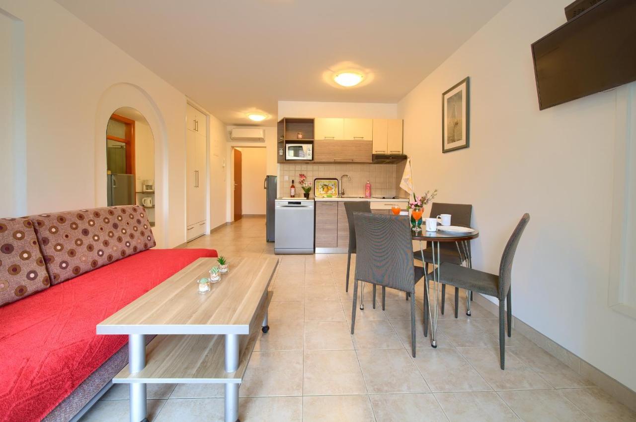 Apartments Ivica Krk Island ชิโล ภายนอก รูปภาพ