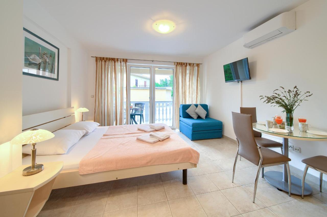 Apartments Ivica Krk Island ชิโล ภายนอก รูปภาพ