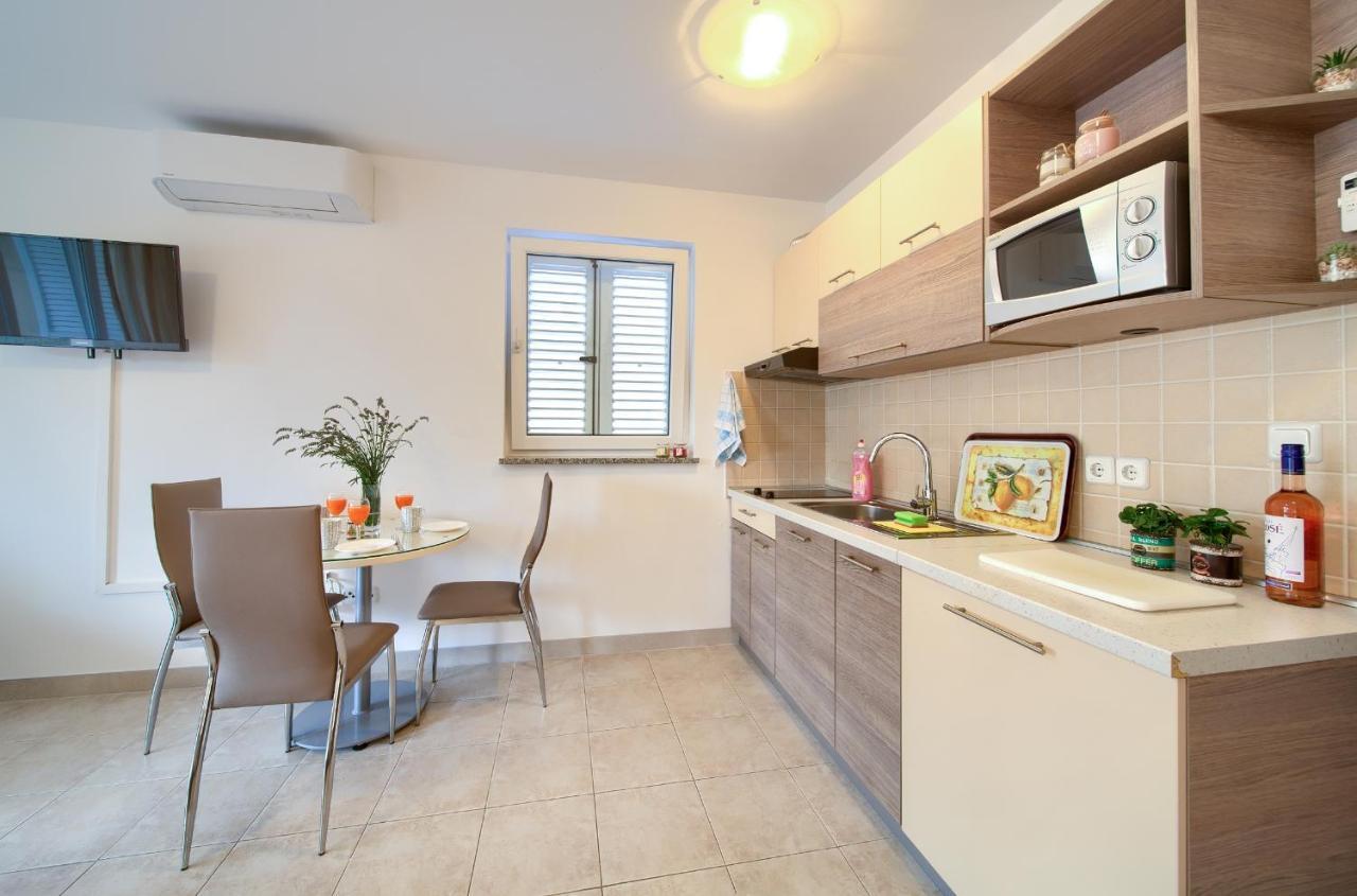 Apartments Ivica Krk Island ชิโล ภายนอก รูปภาพ