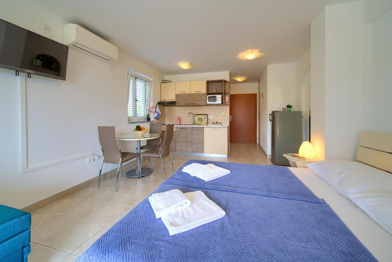 Apartments Ivica Krk Island ชิโล ภายนอก รูปภาพ